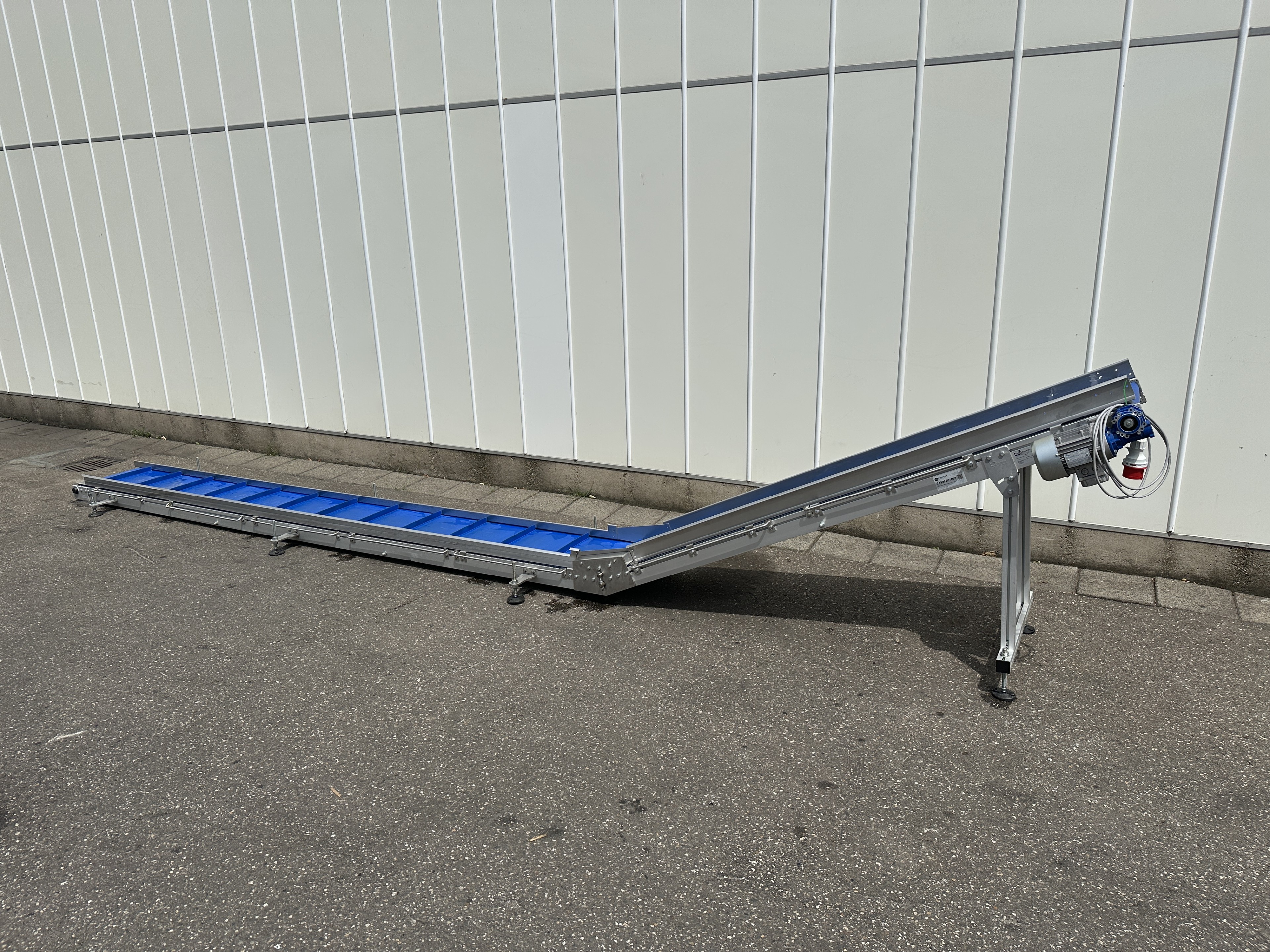 BCK N60 D10 Элеваторный конвейер 590 x 45 см