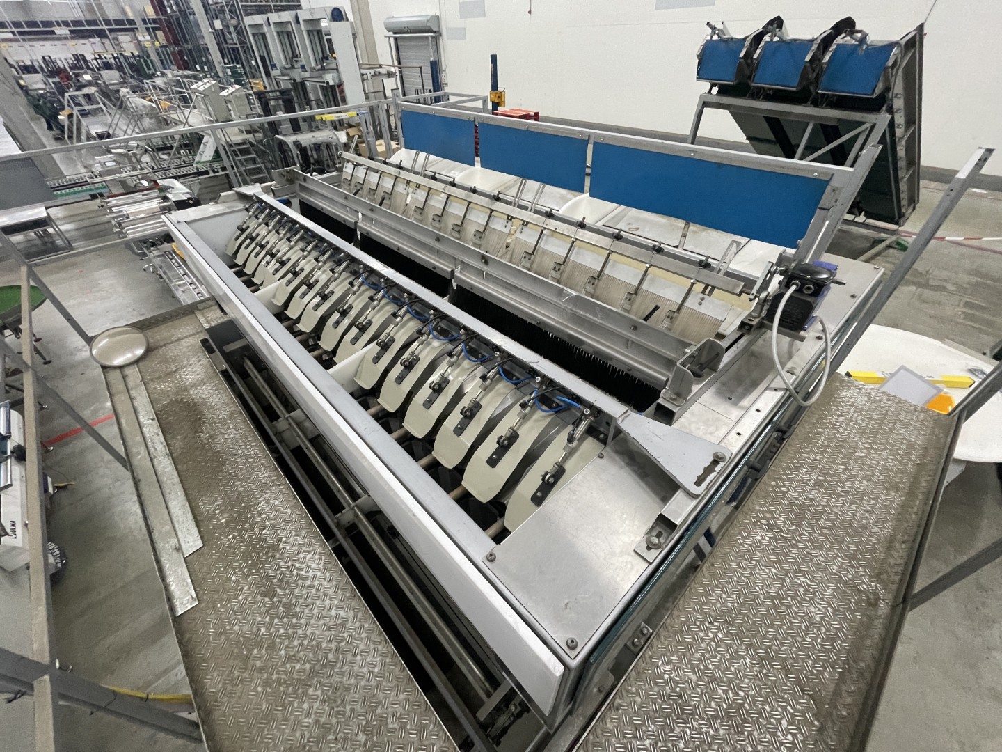 Manter VP16000 Весовой дозатор с 3 подъемниками и дозировочными конвейерами