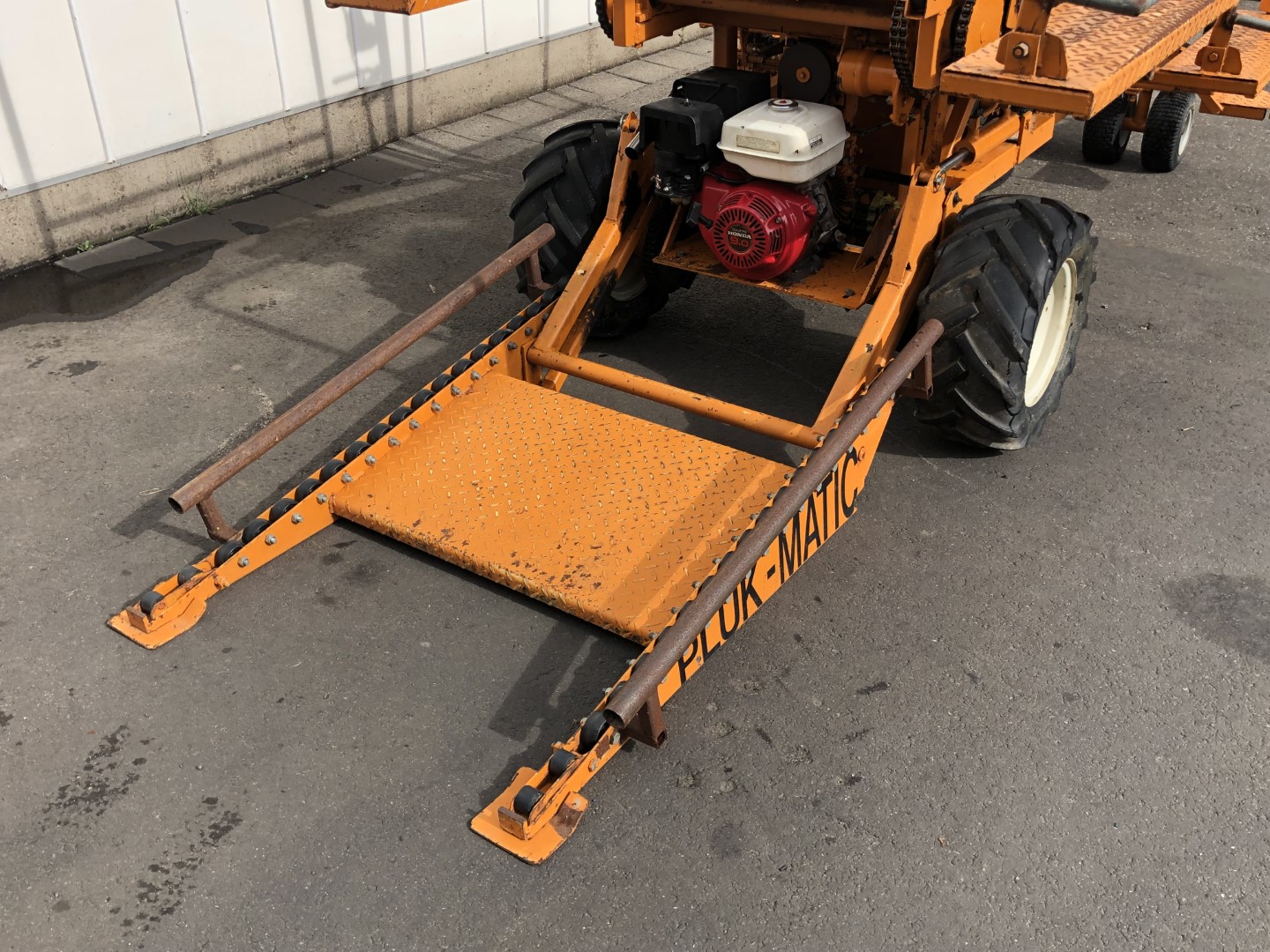 Pluk matic zelfrijdend oogstplateau � kistenlift ��� ��������� ������