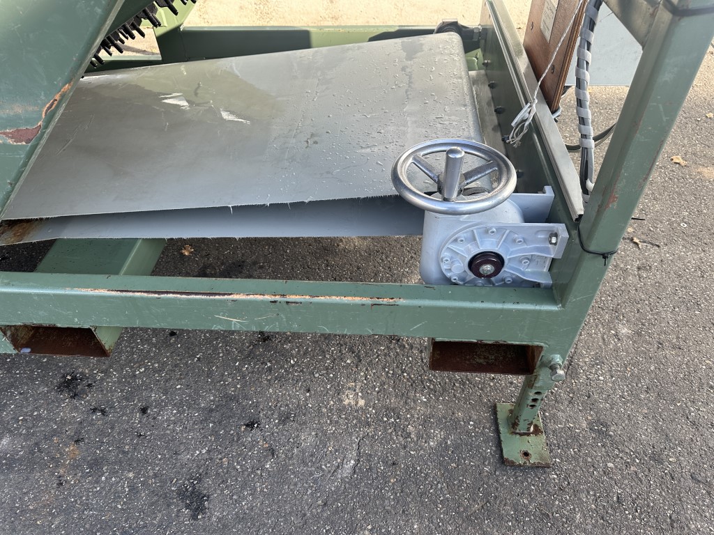 Compas BDU100*400 Дозирующий бункер