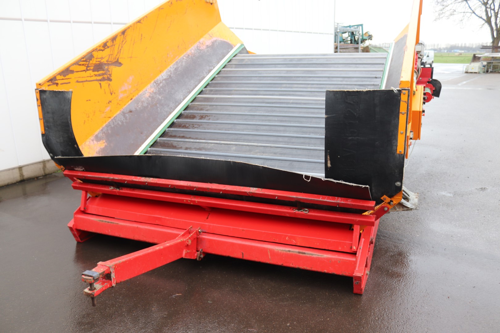 Miedema SB-851RZ receiving hopper