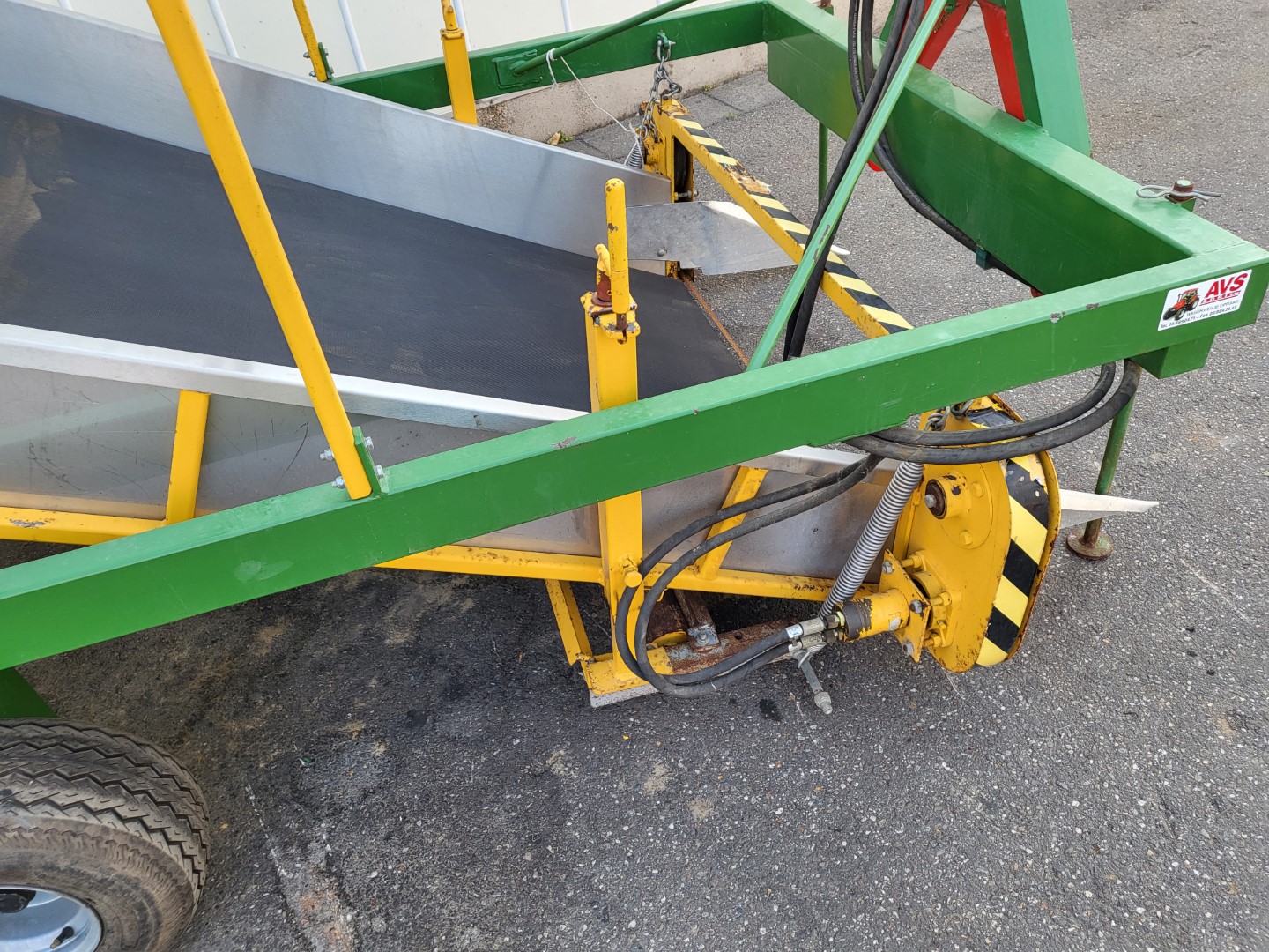 Трехточечный комбайн AVS Agri для уборки различных видов листовых овощей