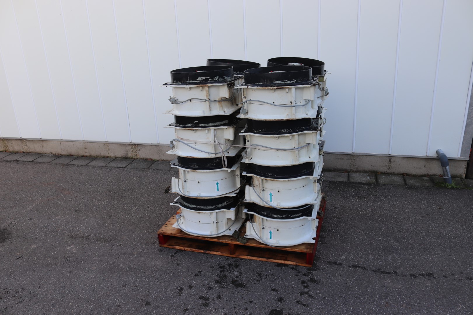 37 x Vostermans Multifan recirculation ventilaters for greenhouse