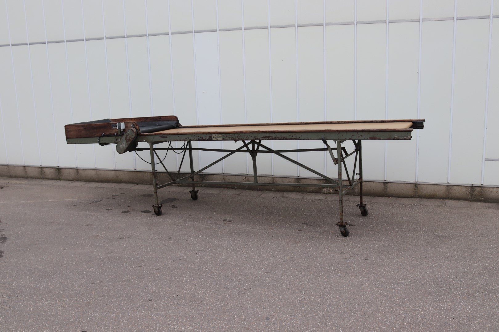 Compas 80X300S Инспекционный конвейер 300 х 80 см, с дозирующим конвейером 100 х 80 см.
