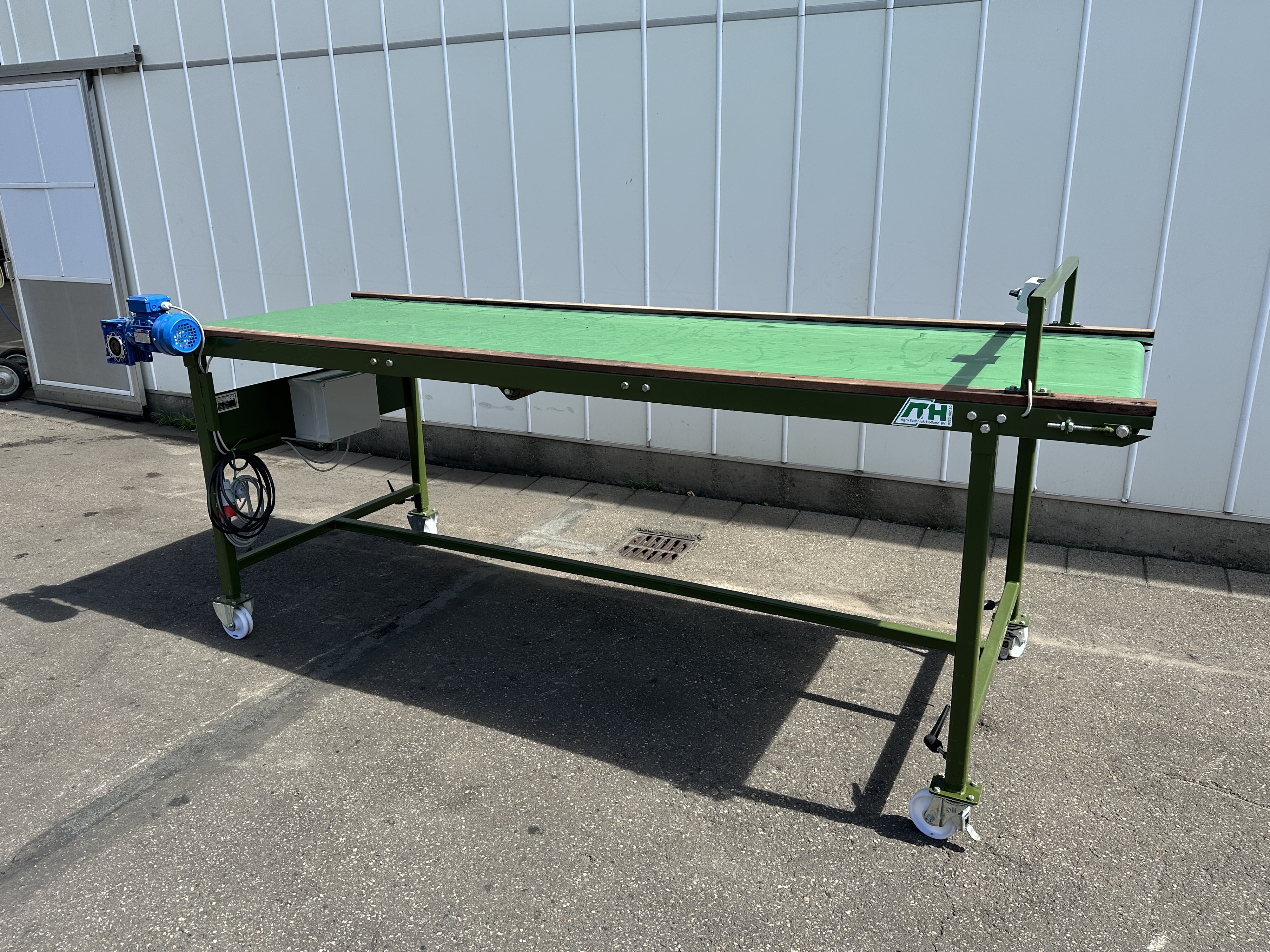 ATH Инспекционный конвейер 305 x 95 см