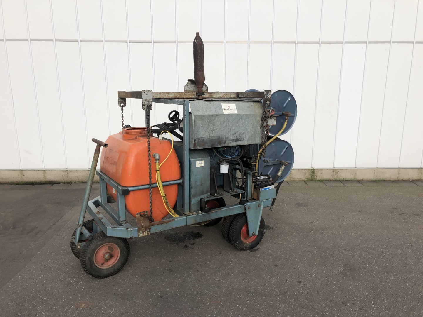 Cox V-PowerWasher greenhouse roof washing machine with aerial platform