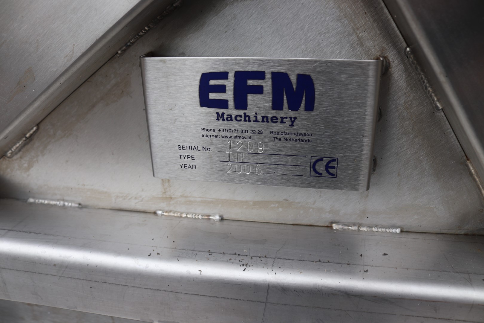 Вибростенд EFM из нержавеющей стали для дозирования овощей