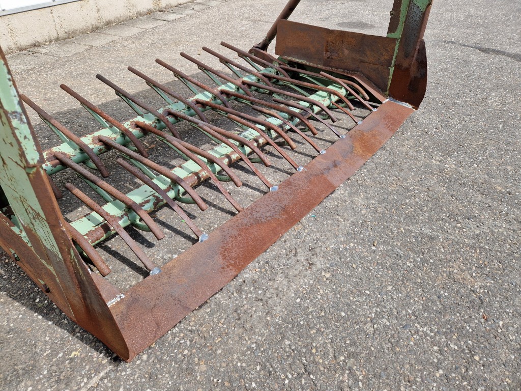 Compact Вибрационная выкопочная скобa 142 см