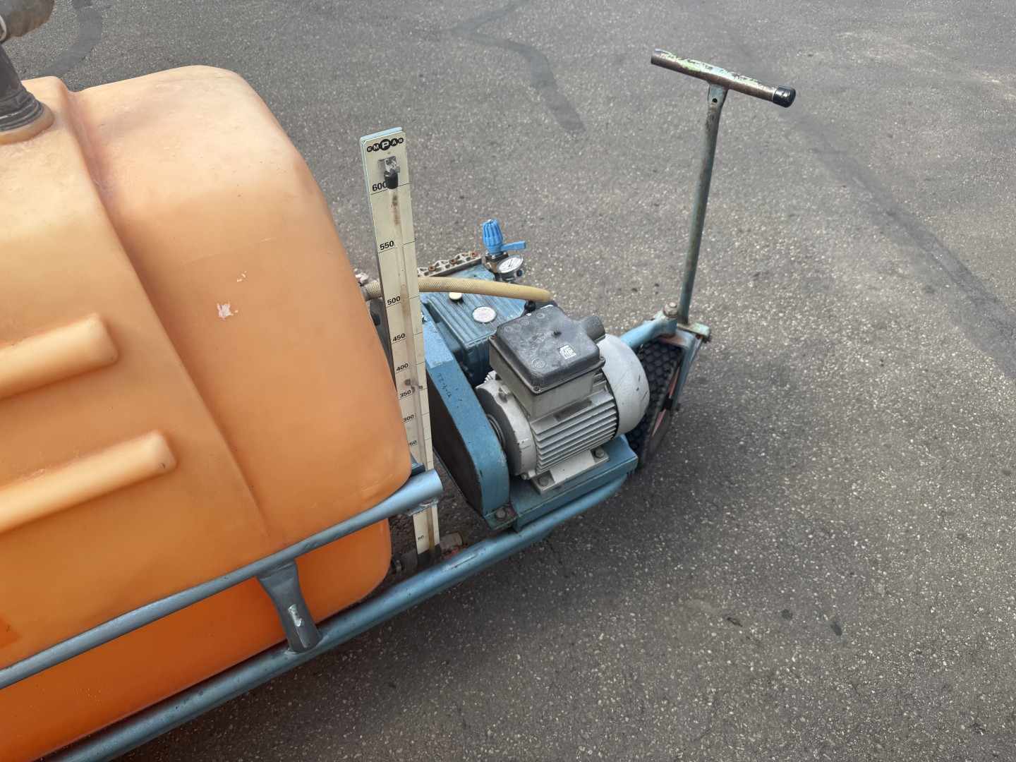 Empas 37-55-600F Опрыскивательная тележка 600 л