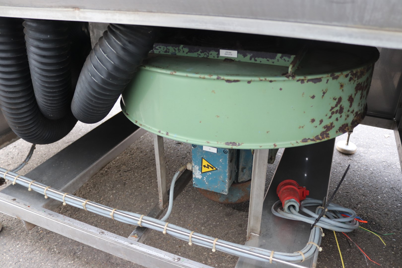 Mafo 230M industrial crate and tray washer with 1,6M dryer