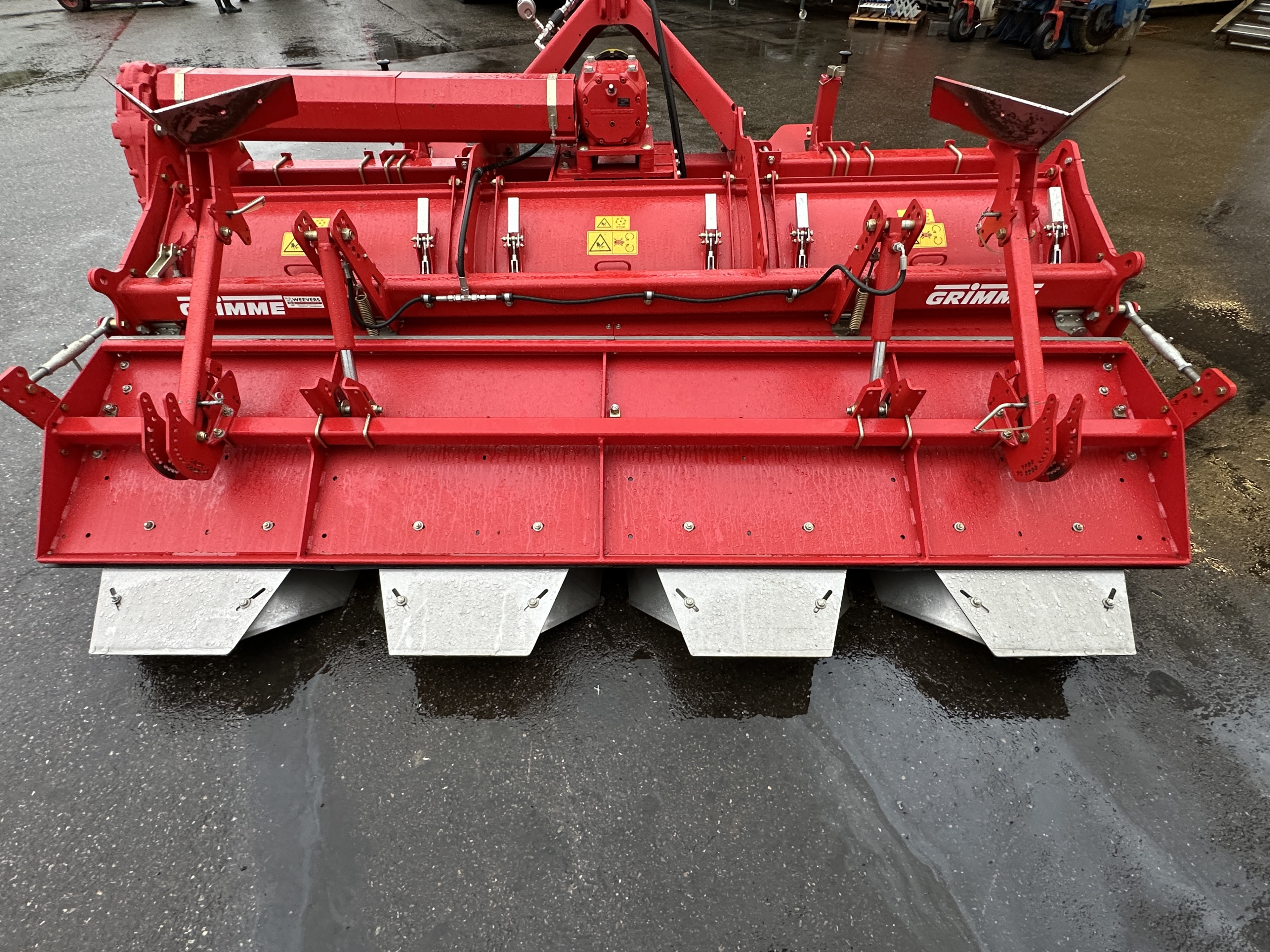 Grimme GF400 Грядо-/гребнеобразователь 4 x 75 см, с формирователями холмов из нержавеющей стали.