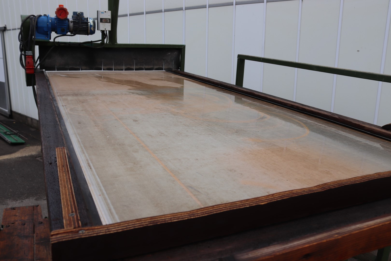 AWB inspection conveyor 245 x 100 cm