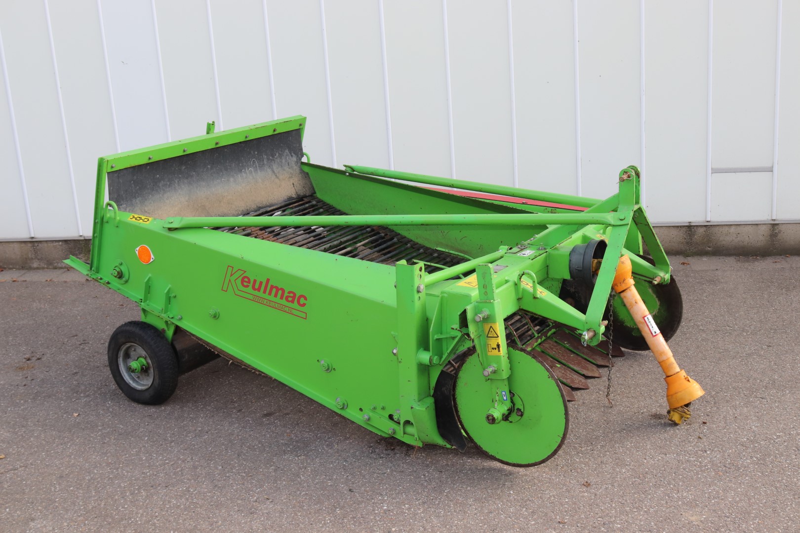 Keulmac 2 row windrower for potatoes