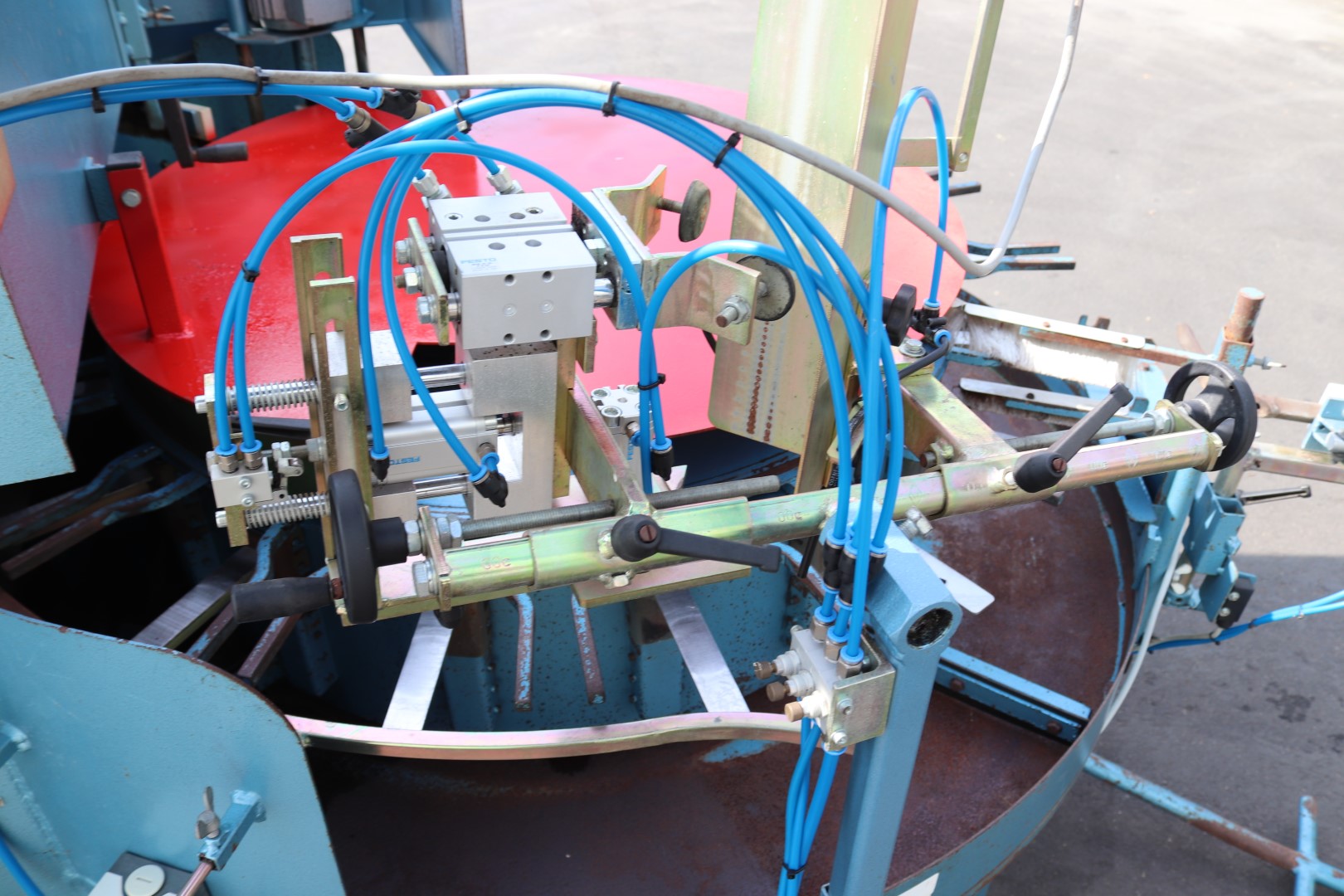 Demtec 1016 potting machine