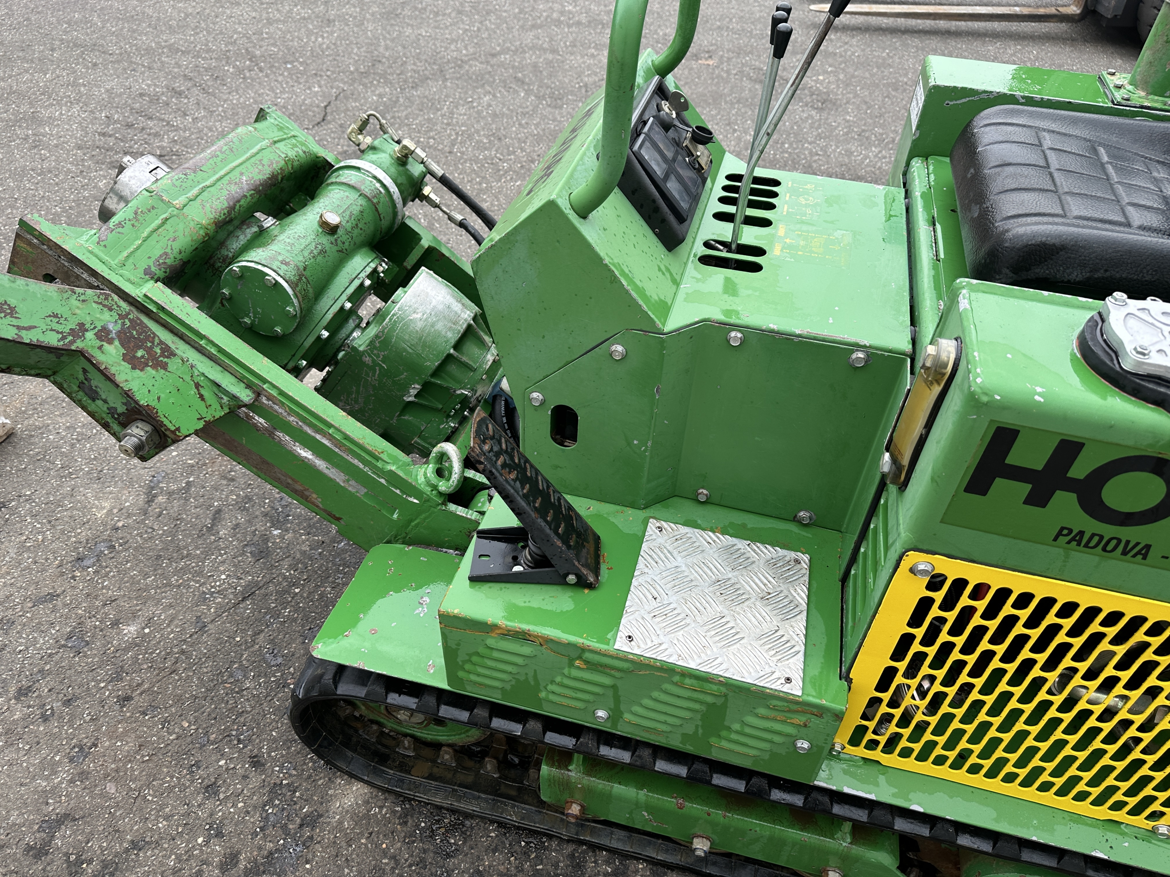 Holmac HZC 16-22 ���������� ������ ��� �������� ������ � �������� � 6 U-��������� ��������