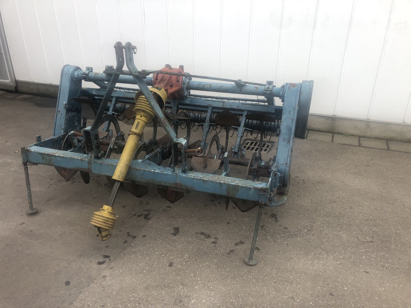 ����� �������������� 180 ��