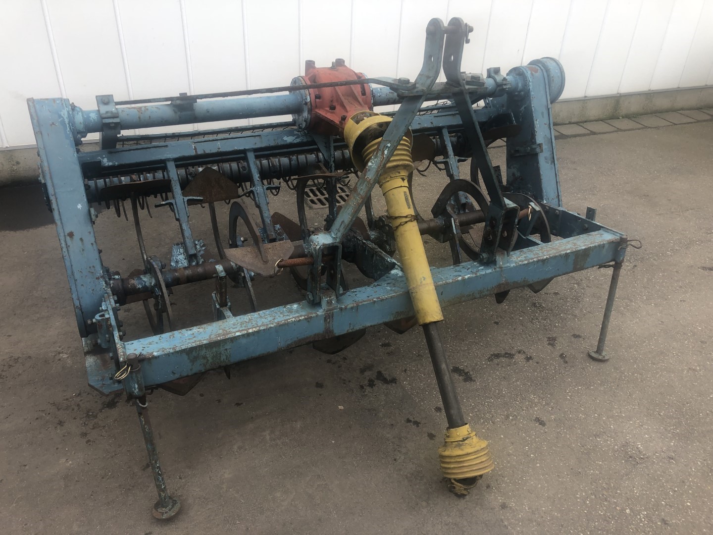 ����� �������������� 180 ��