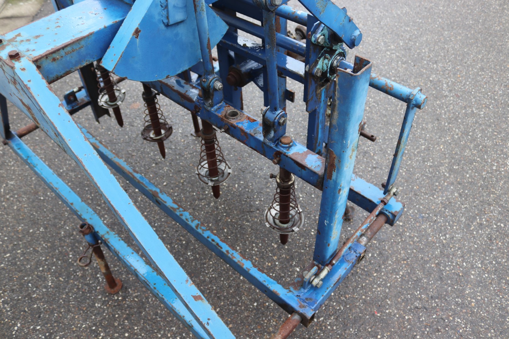 Leek hole punching machine 4 rows