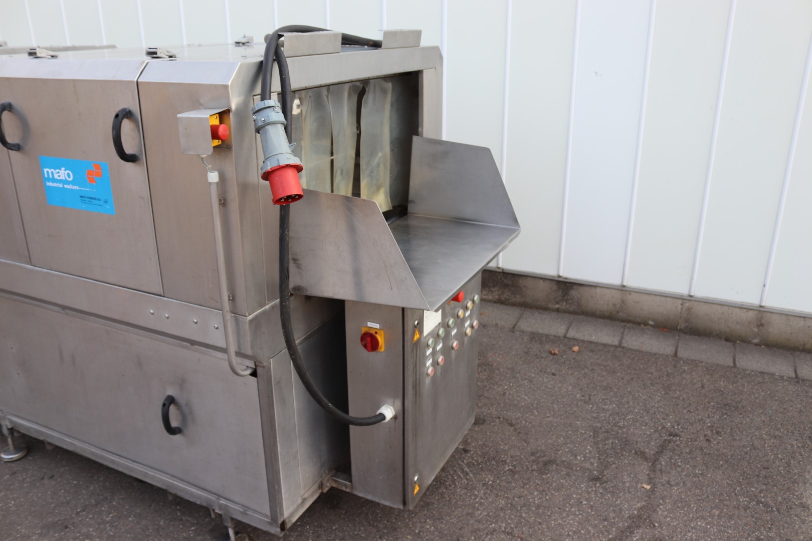 Mafo 230M industrial crate and tray washer with 1,6M dryer