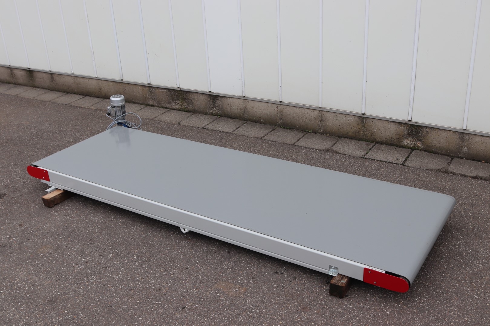 BTM flat conveyor 270 x 85 cm