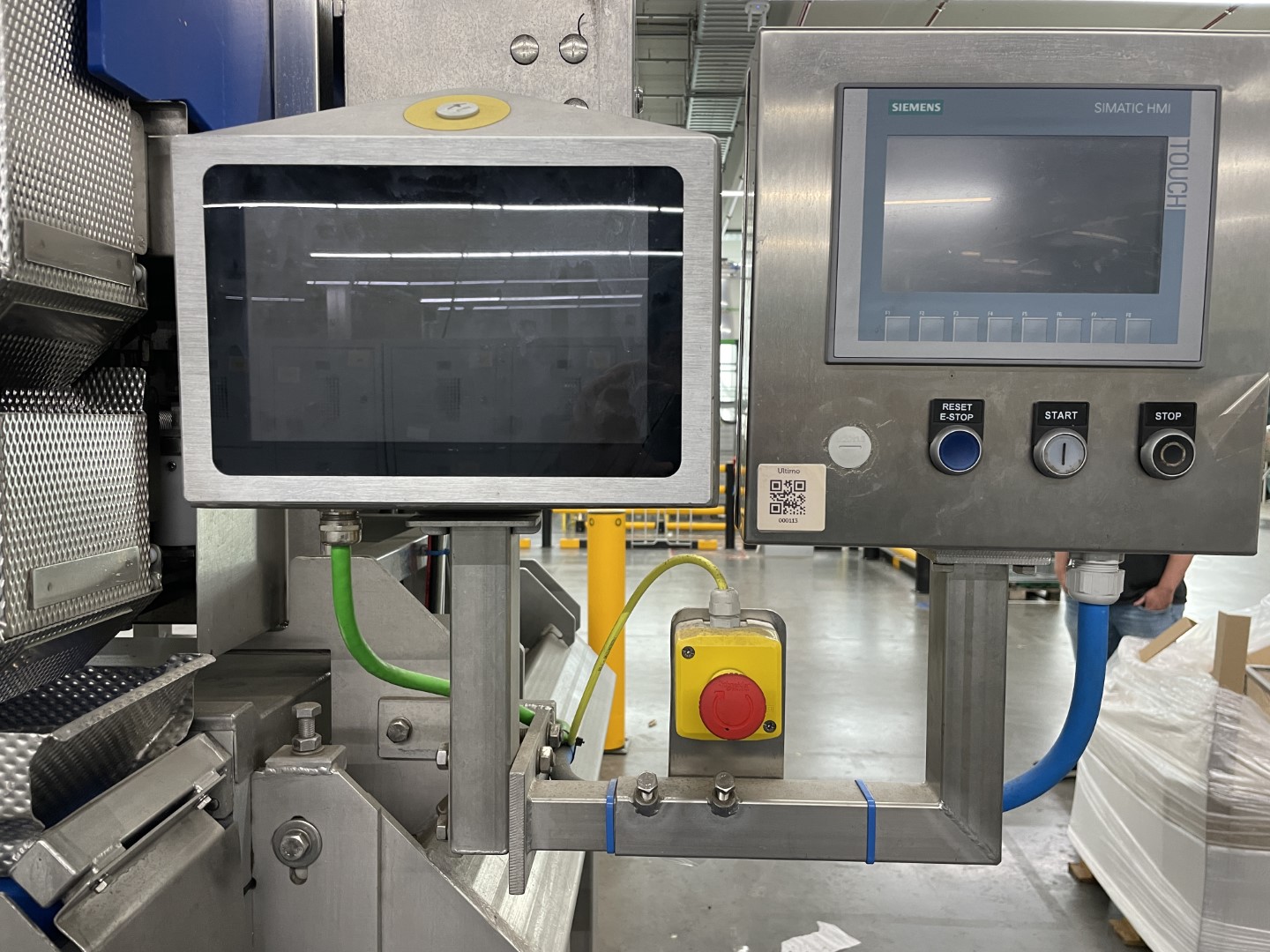 Newtec PCS2009 Линия взвешивания продукции в лотках с упаковочной машиной Flow Pack
