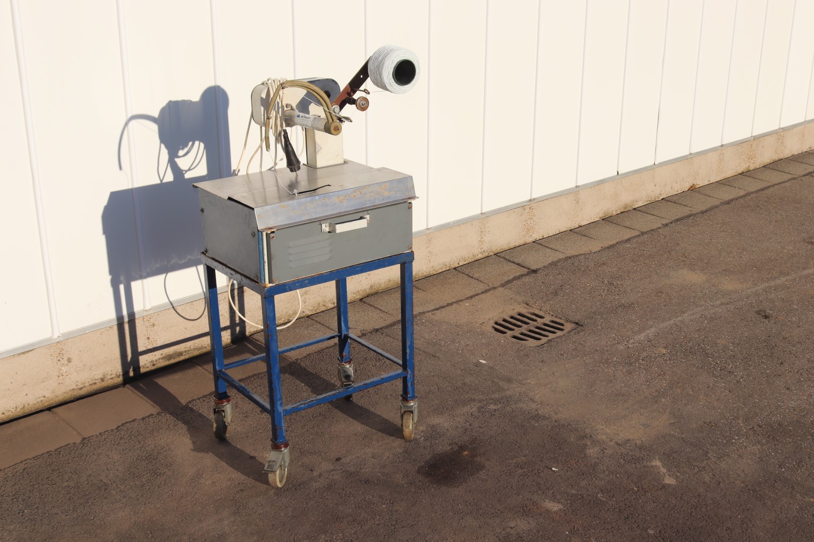 Cyklop EM-16 binding machine