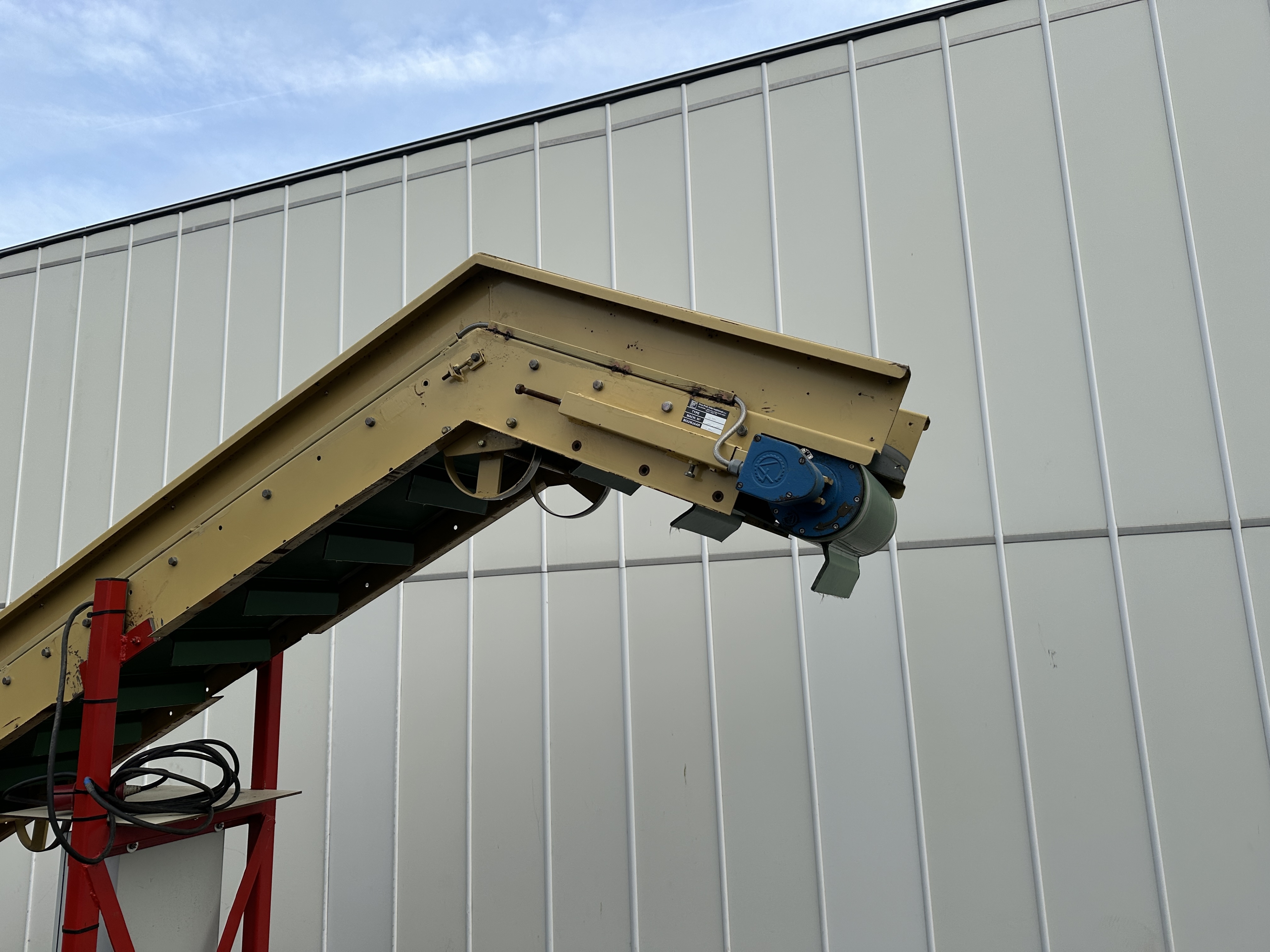 Propak EL400 Элеваторный конвейер с изломом