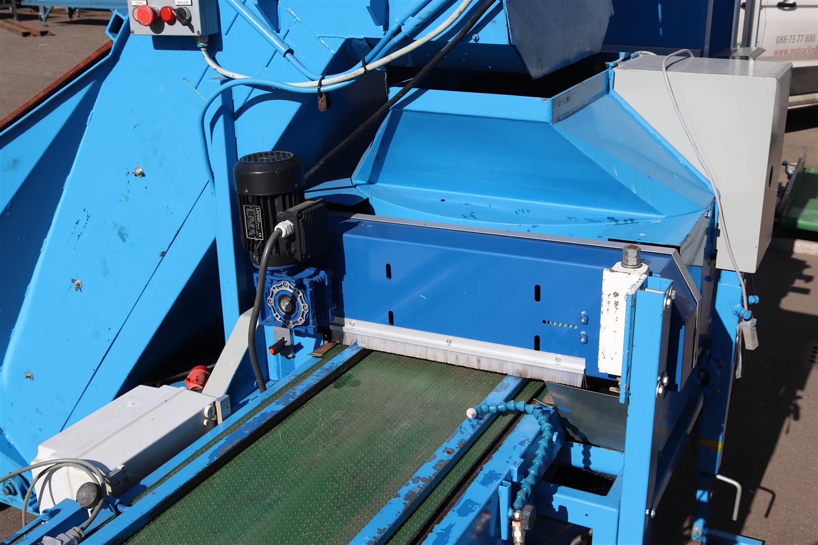 Машина для наполнения лотков Visser