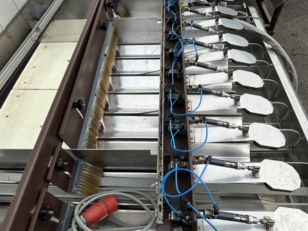 S&B CP800P Весовой дозатор с рамой и 3 элеваторами подающие конвейеры