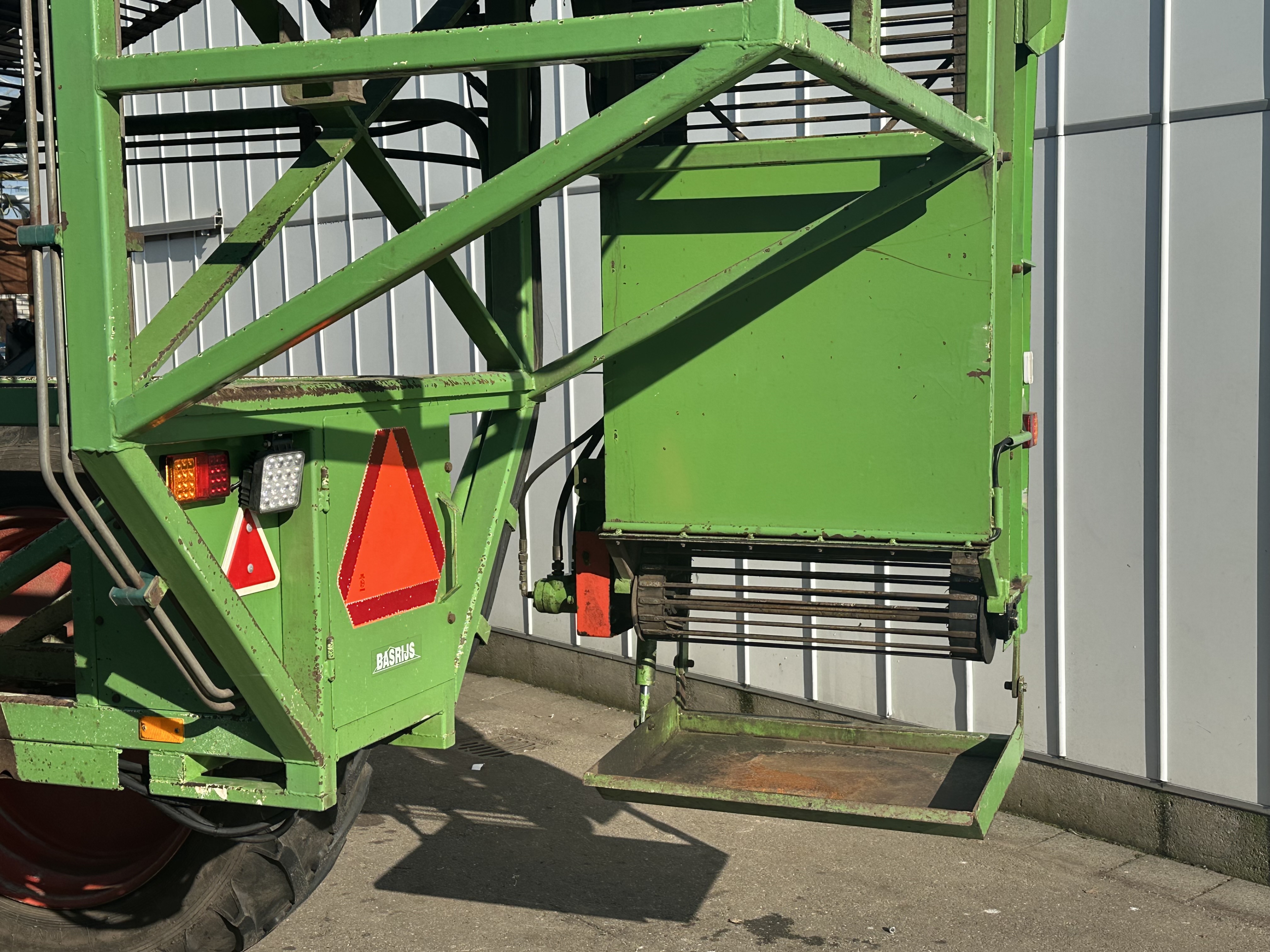 ������� Basrijs ��� ����� ��������, ��� �������� � ������