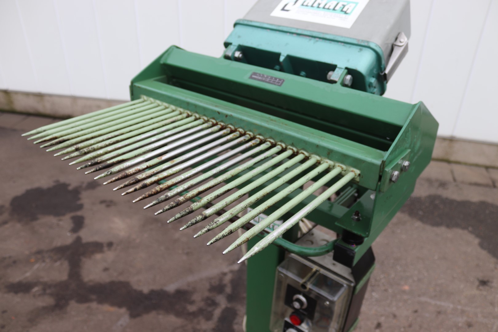 Jamafa equalizer for roses
