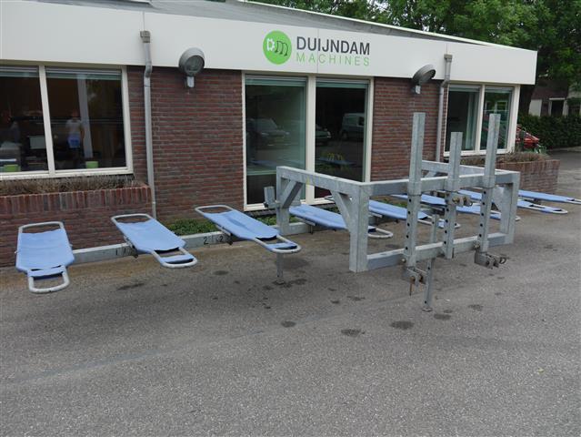 Galvanised weeding machine 8 rows