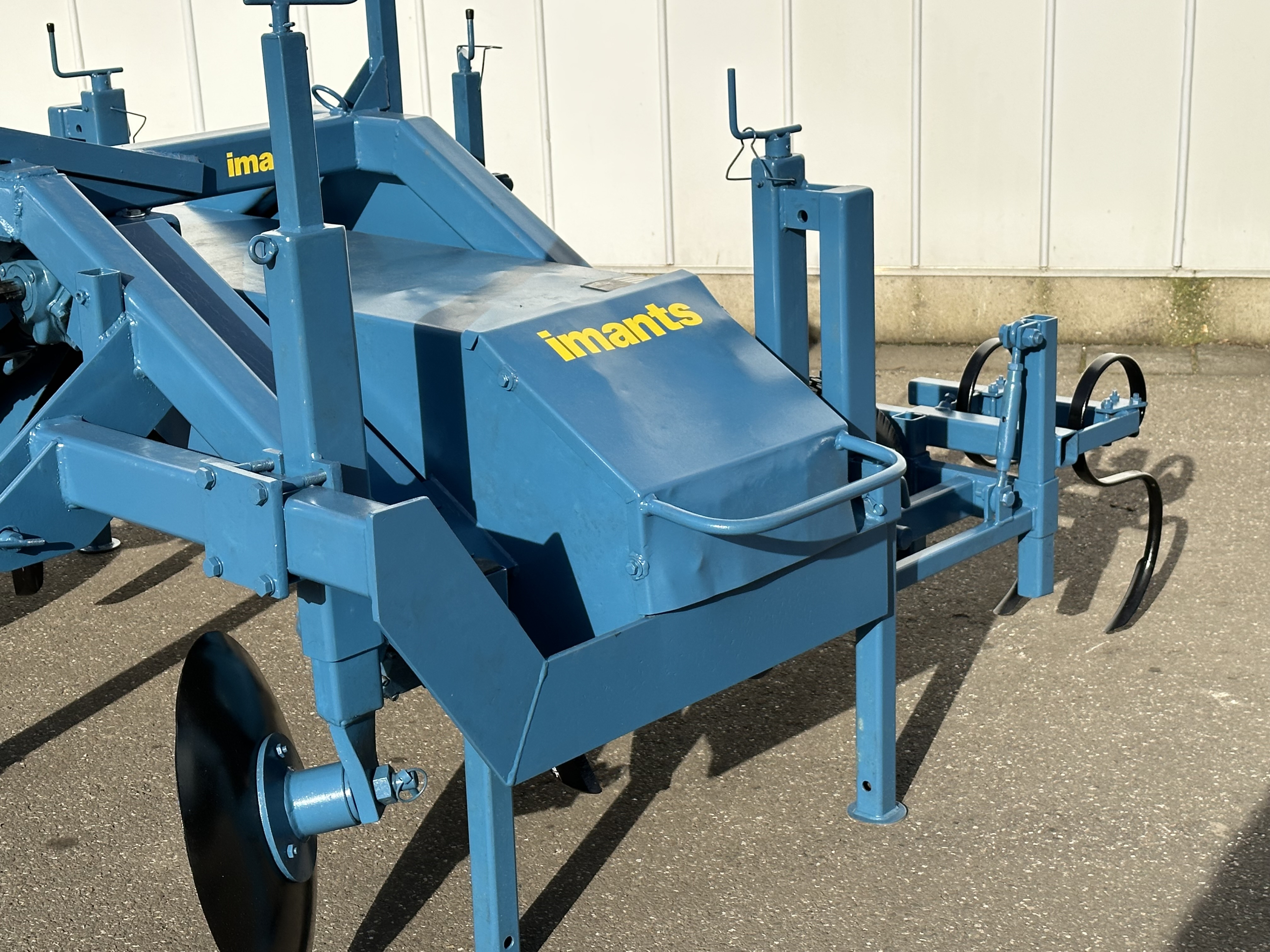 Imants IRF-III hillformer for asparagus