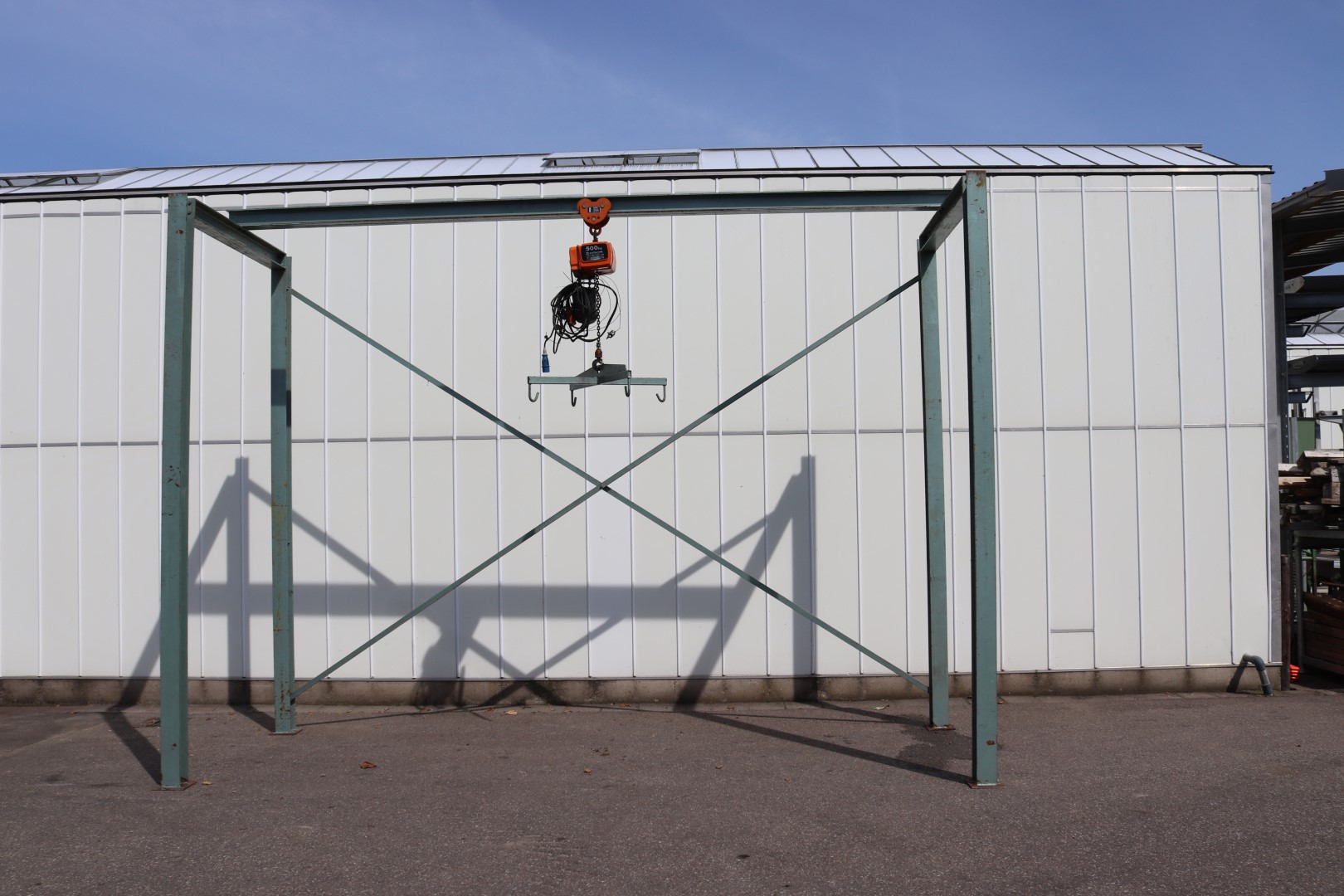 Electrical hoist with frame