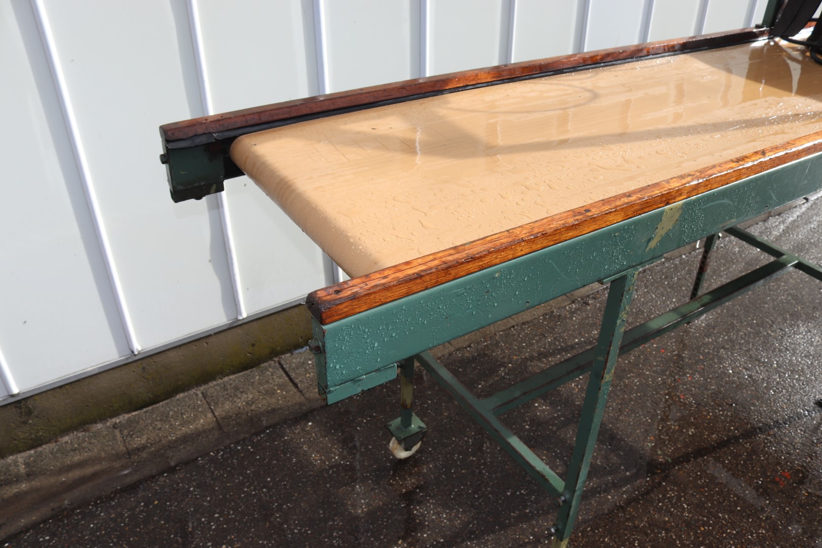 Inspection conveyor 220 x 60 cm