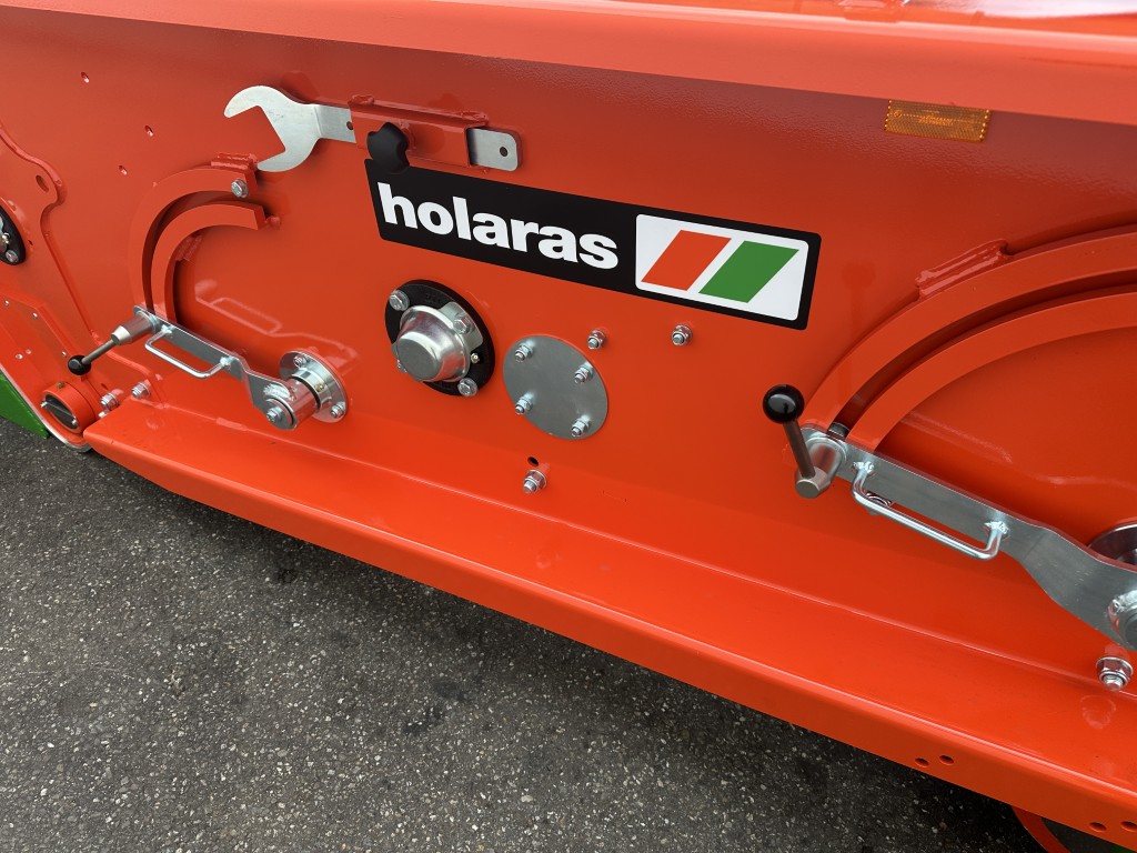 Holaras UR 135-DB Лукоуборочный комбайн с поперечными конвейерными лентами