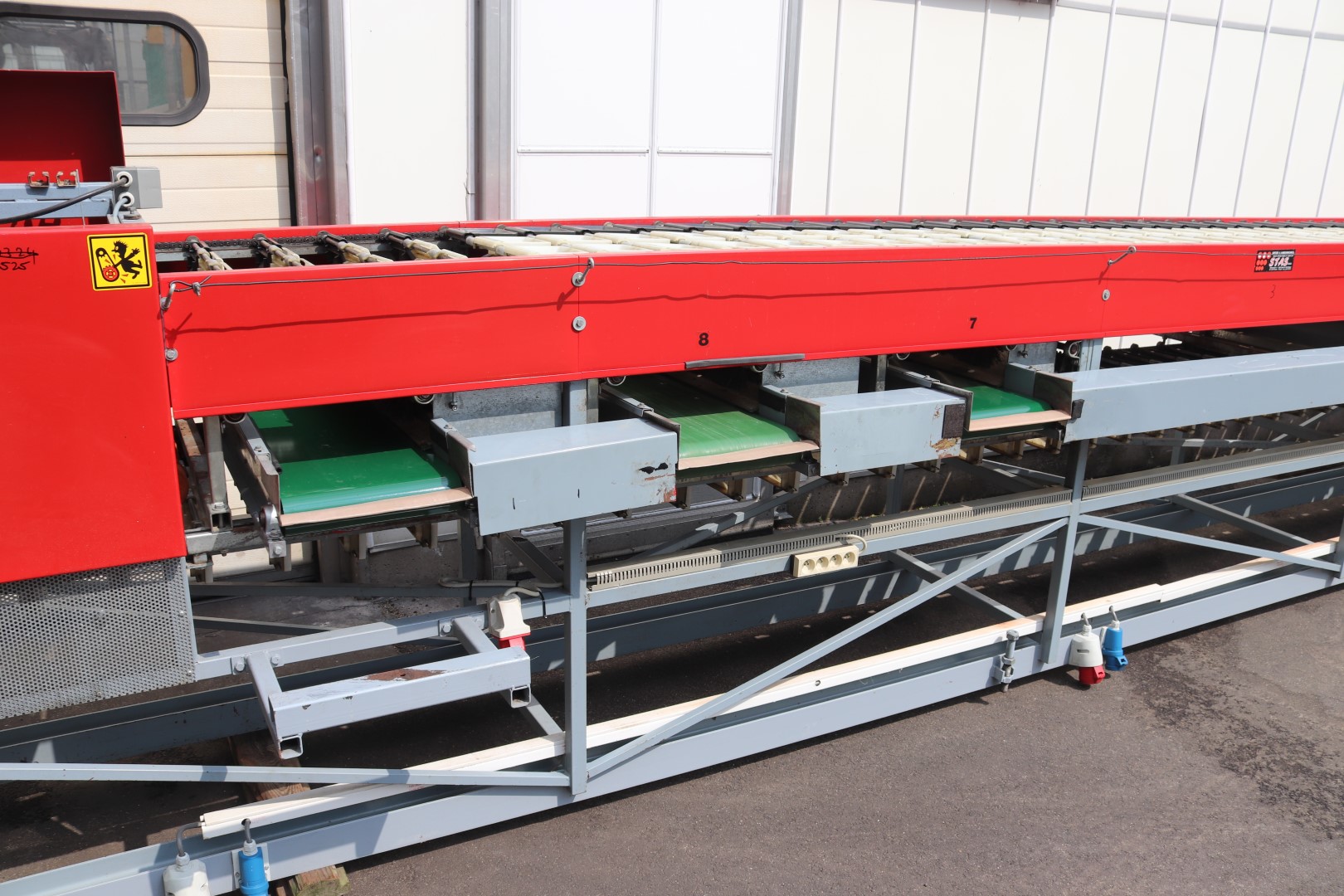 Aweta G3-8+1 weight sorting machine