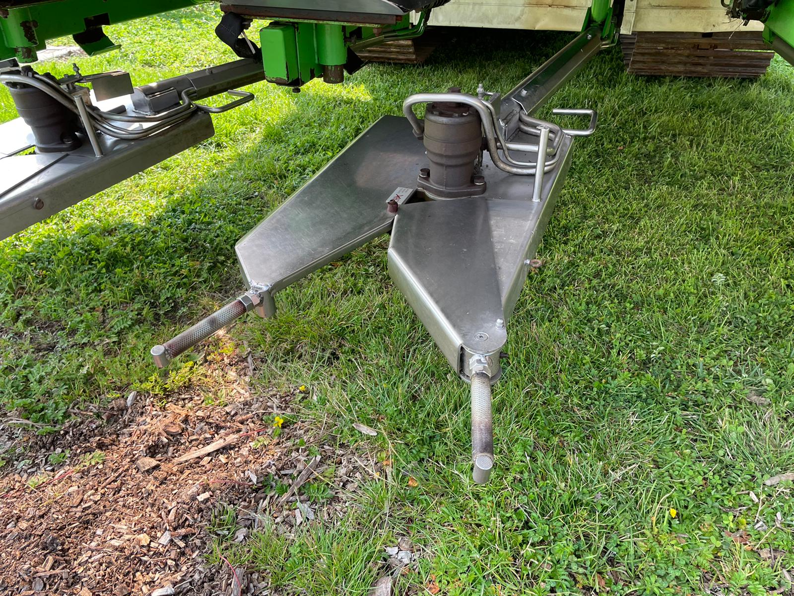 Tumoba SP3 harvester for Brussels sprouts with 3 rows