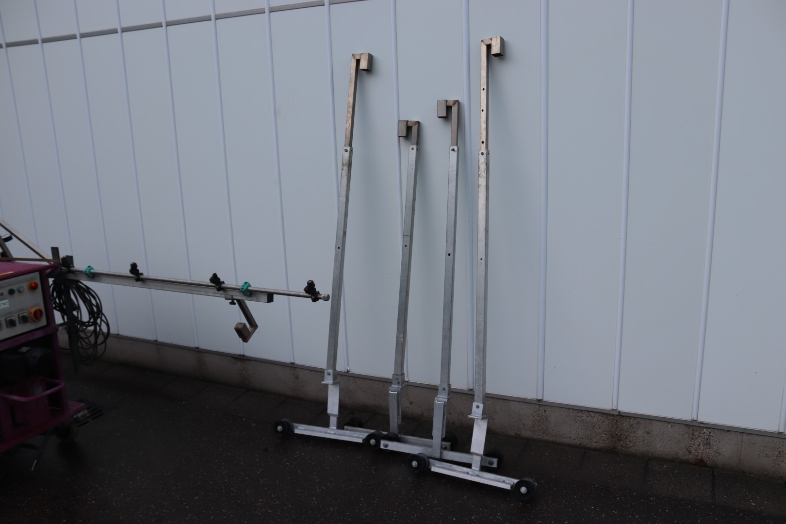Berg electric hose reel with spraying boom