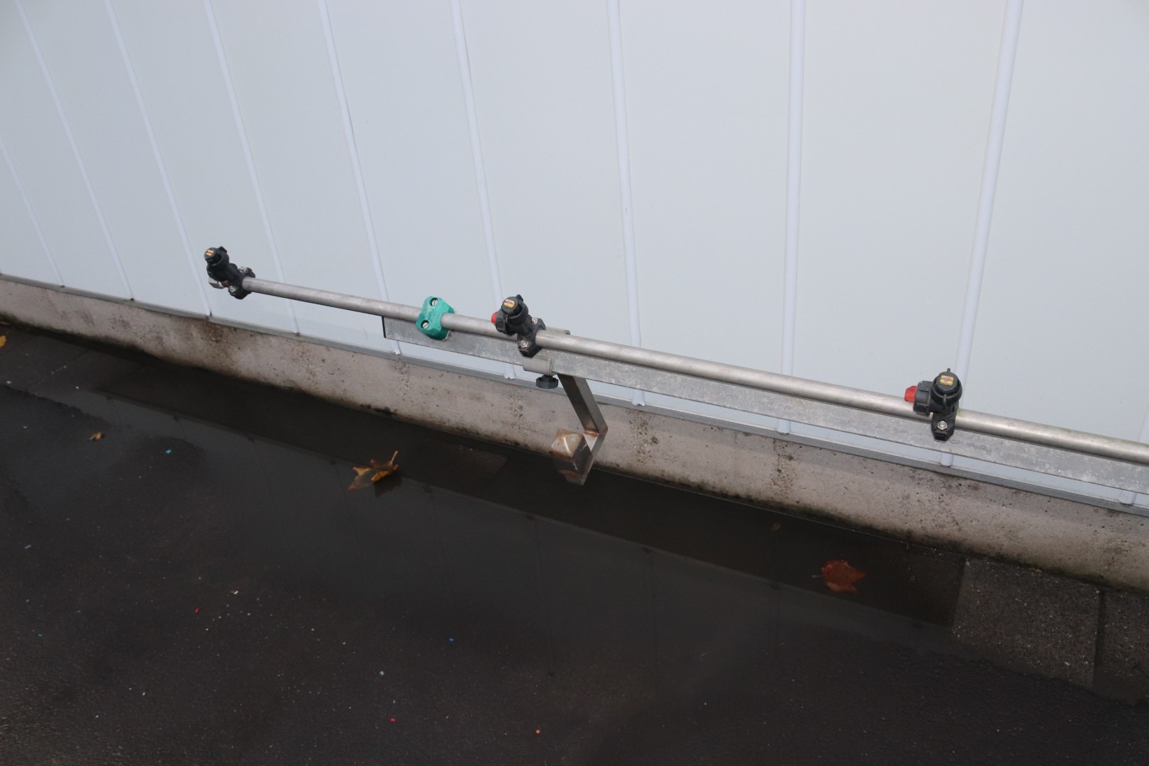 Berg electric hose reel with spraying boom
