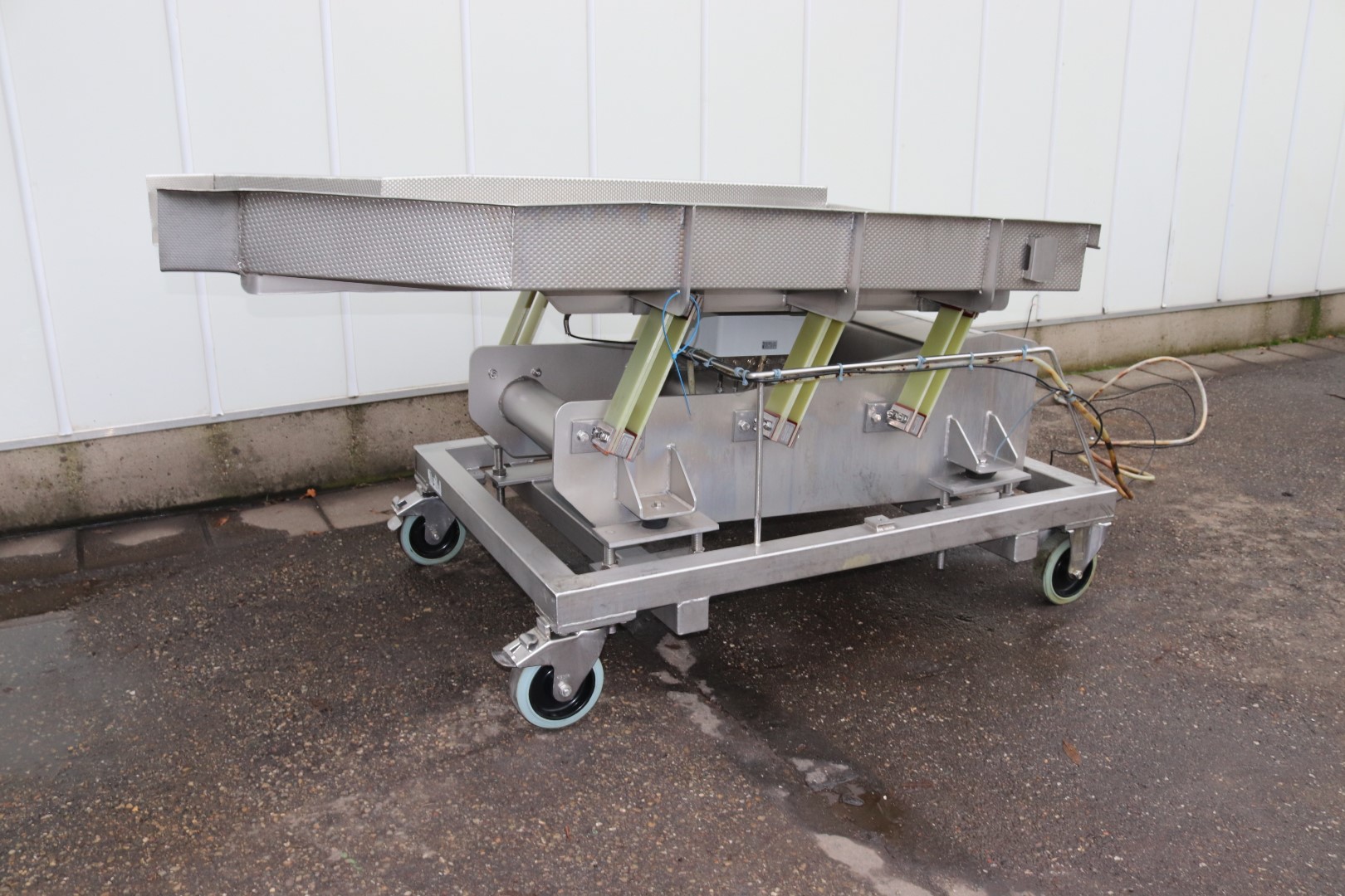 Вибробункер Key Technology для дозирования овощей