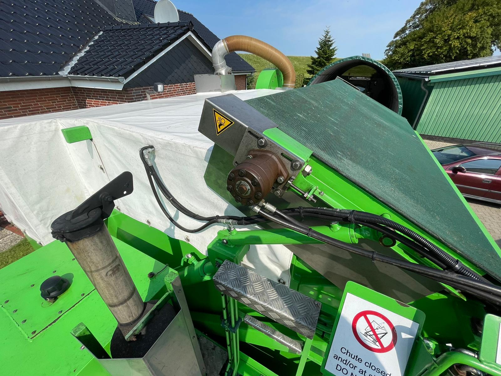 Tumoba SP3 harvester for Brussels sprouts with 3 rows
