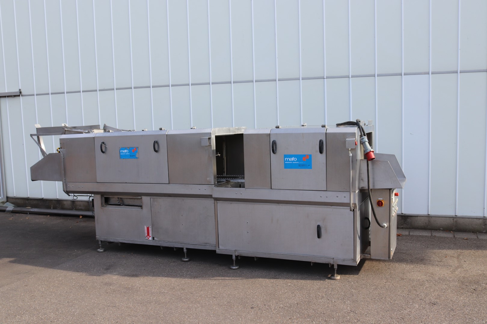Mafo 230M industrial crate and tray washer with 1,6M dryer