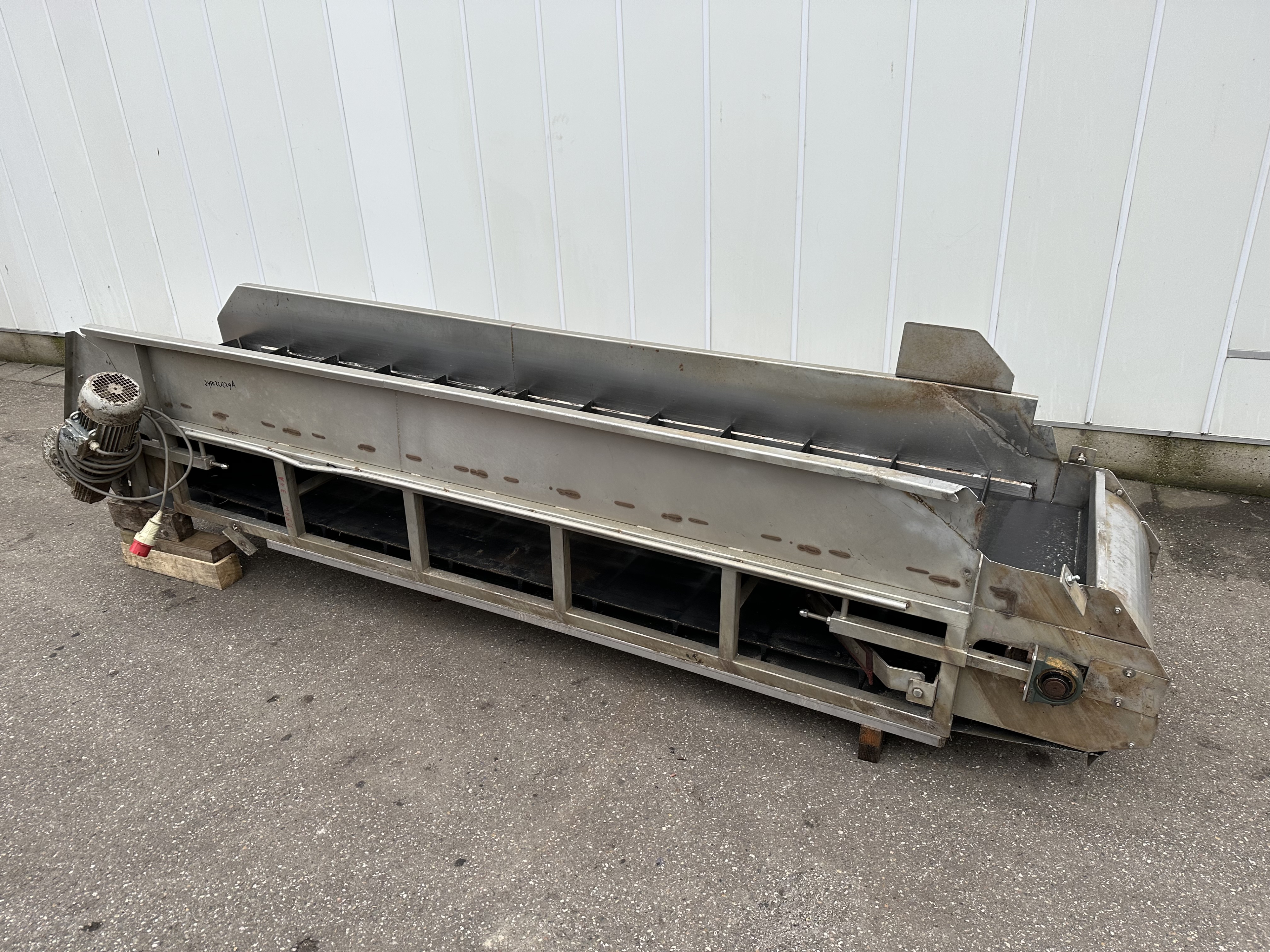 Лифт из нержавеющей стали 330 х 60 см