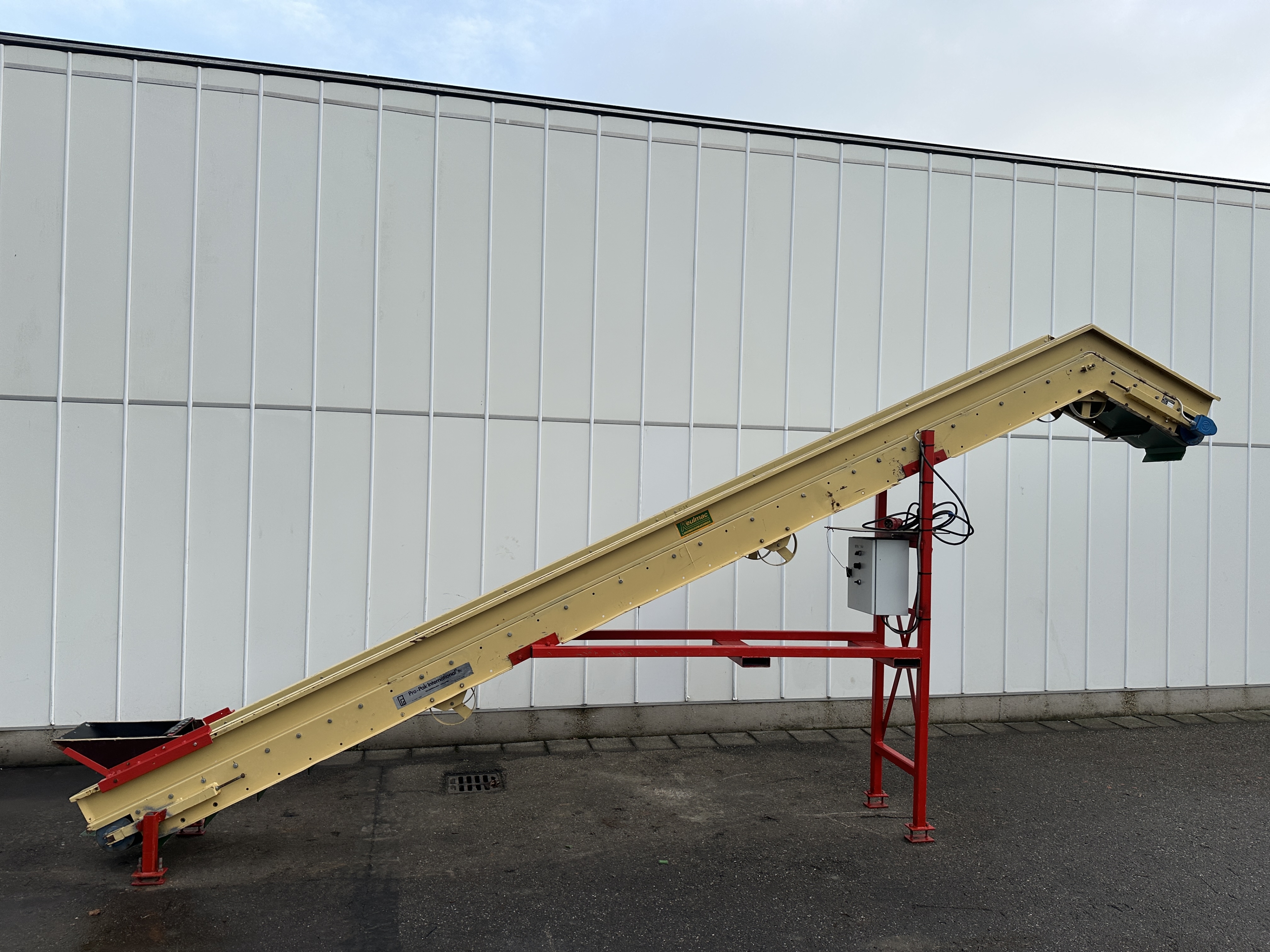 Propak EL400 Элеваторный конвейер с изломом