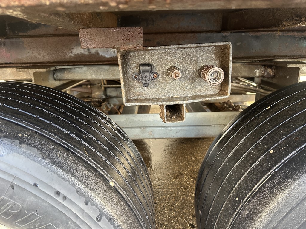 820 Прицеп для сбора урожая Д 825 x Ш 250 x В 260