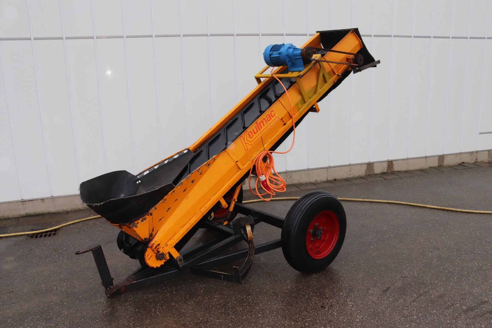 Keulmac mobile elevator conveyor 300 x 50 cm