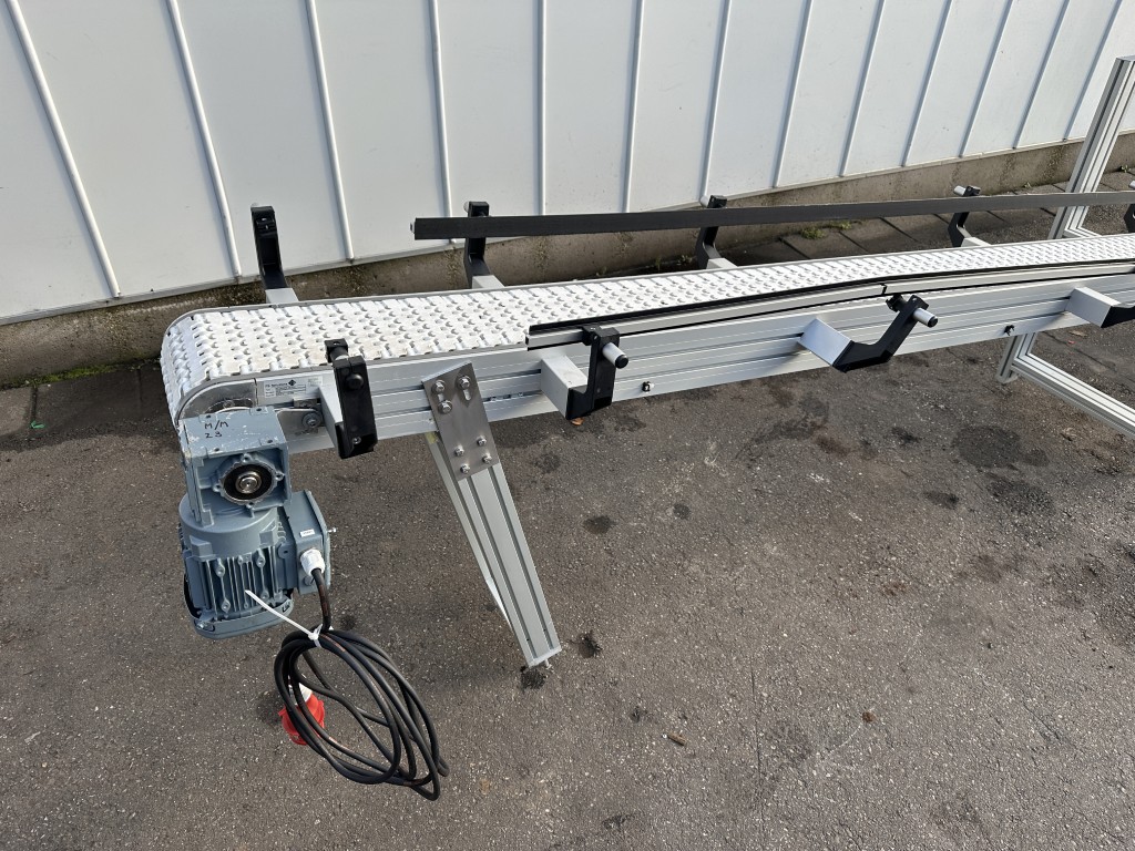 FS solutions Криволинейный конвейер с модульным ремнем 725+изгиб 90°