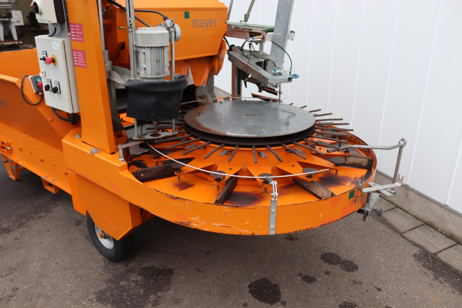 Mayer 1010 potting machine