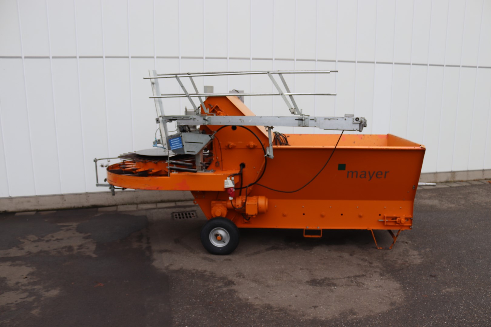 Mayer 1010 potting machine
